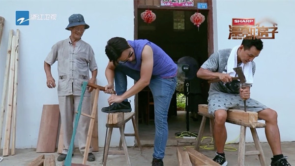 看吴彦祖冯德伦“盖房”，不如看他俩唠嗑