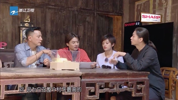 看吴彦祖冯德伦“盖房”，不如看他俩唠嗑