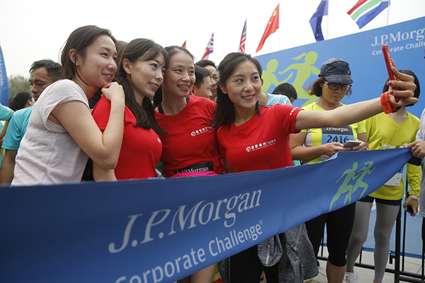 有个爱跑步的老板，运动量原来也要绩效考核