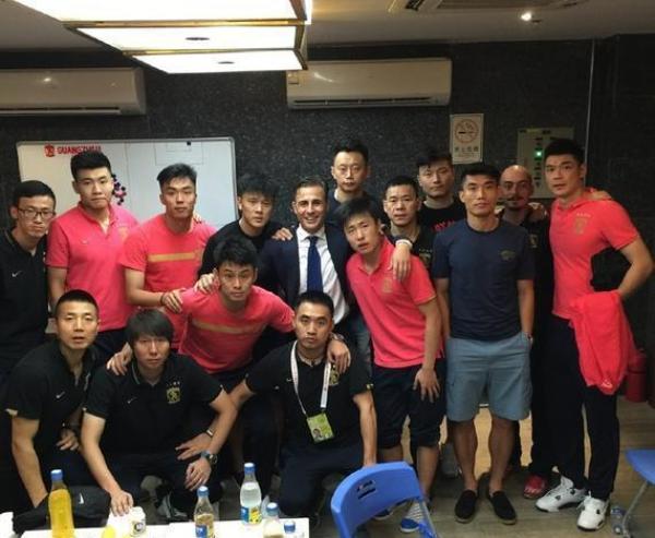 卡纳瓦罗二度出任广州恒大主帅，他兑现了当初的诺言