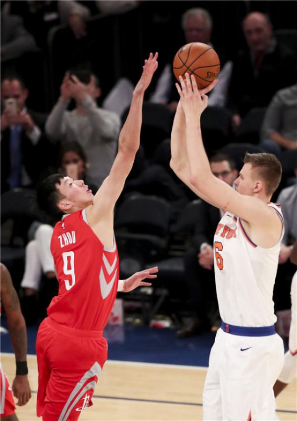 火箭主帅丹东尼：周琦还将和一线队训练比赛，已看到他的潜力