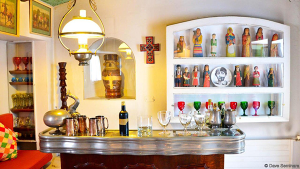 穿过聂鲁达的诗句，一个人的智利