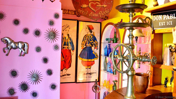 穿过聂鲁达的诗句，一个人的智利