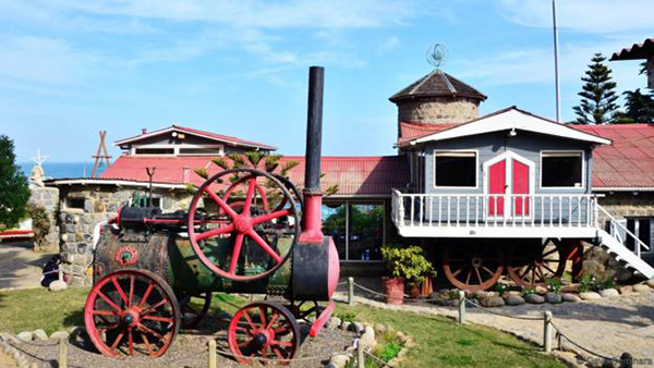 穿过聂鲁达的诗句，一个人的智利