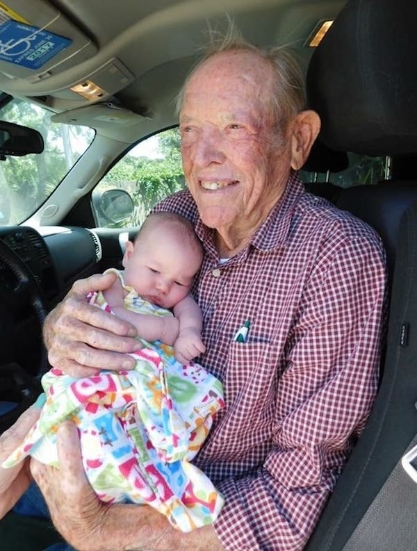 时光易逝，多拍点祖孙在一起的美好合影