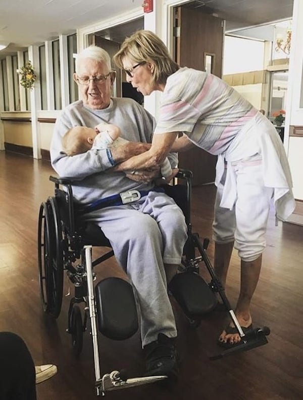 时光易逝，多拍点祖孙在一起的美好合影