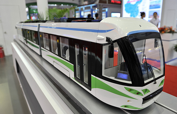 首款氢燃料火车4年后开跑：一次能跑1000公里，只排放水