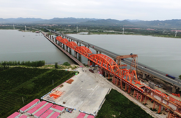 京张高铁官厅水库特大桥主桥主体完工：位于北京水源地