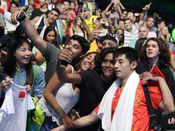 在伤病和失利中不断挣扎，张继科正在纠结坚持还是退役