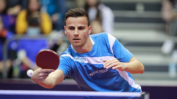 在伤病和失利中不断挣扎，张继科正在纠结坚持还是退役