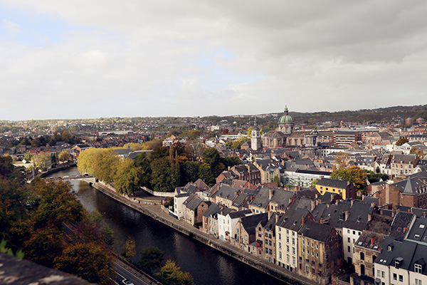 中国游客5年涨3倍，在比利时瓦隆穿着浴袍看F1赛车比赛