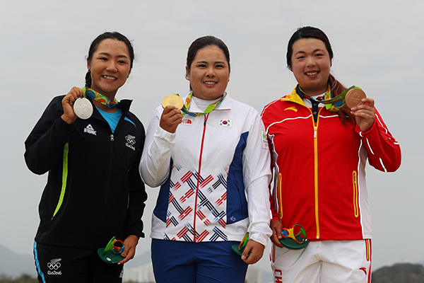 冯珊珊的封后之路：家境并非殷实，靠“体二代”优势起步