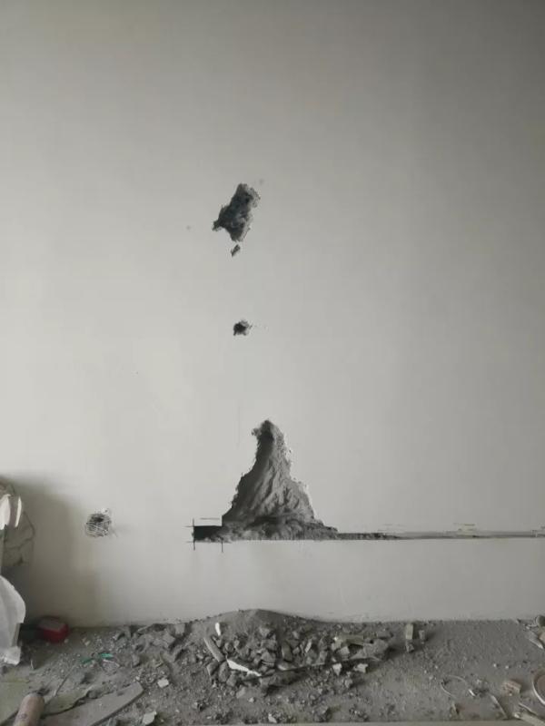 万科、招商、中建三局同陷质量门：承重墙用手可抠下水泥渣块