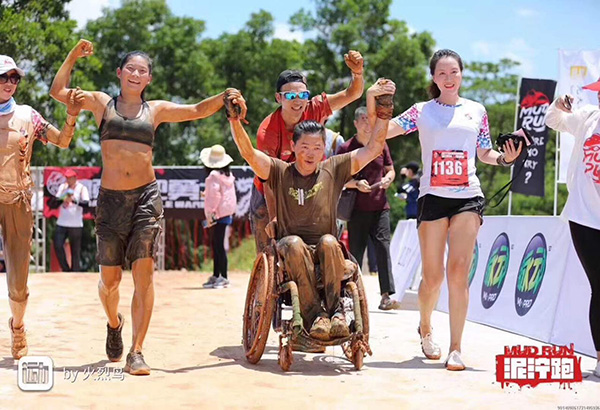 特写｜一个人的轮椅马拉松：我们残障人士，也有奔跑本能