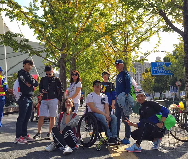 特写｜一个人的轮椅马拉松：我们残障人士，也有奔跑本能