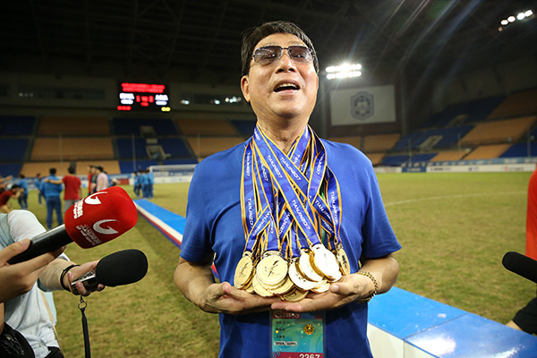 人民日报：一个徐根宝太有限，中国球员别老想当什么“总”