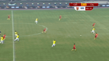 国足0比4哥伦比亚：武磊再失单刀，球迷整场高呼“进一个”