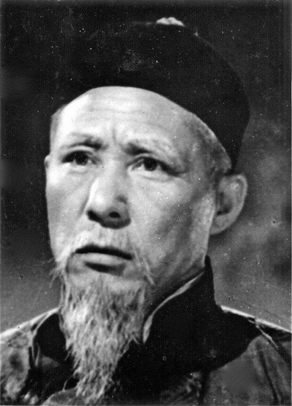 38年前，有一位艺术家临终写下“我是演员”