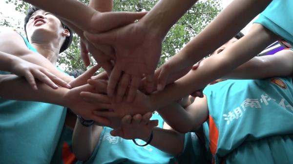 独家｜回访留守儿童篮球队：只希望篮球能给她们一条出路