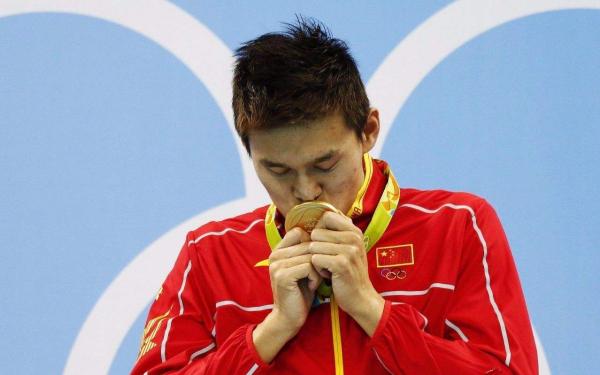 把奥运冠军当娱乐明星消费让人担心，东京奥运金牌真的挺重要