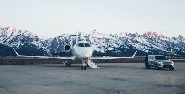 搭私人飞机，去极地探险，中国定制旅行悄然兴起