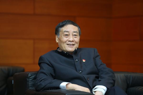 宗庆后：适当时候会考虑上市，现代民企管理层接班可能性更大