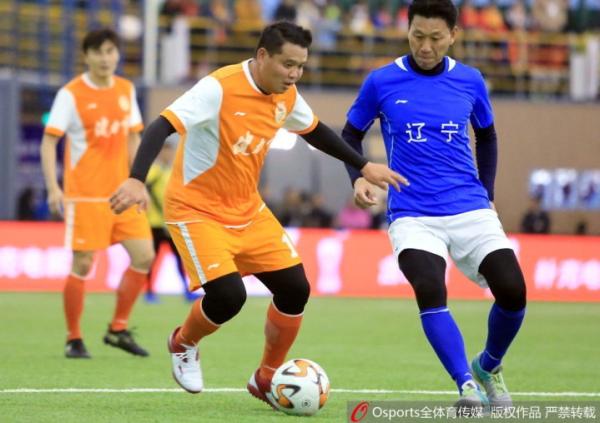 24年零2天，当年的健力宝队重聚了，连穿的都是过去的号码