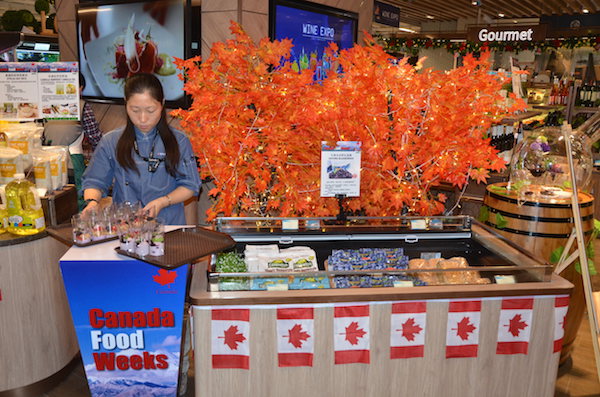 在加拿大大口吃肉认真喝酒