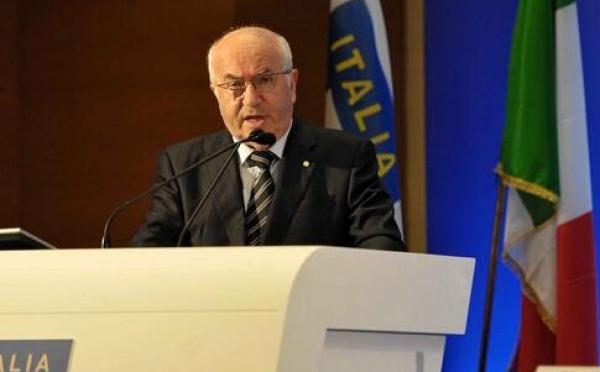 意大利足协主席被逼辞职了，“实干家”还是难敌汹涌民意