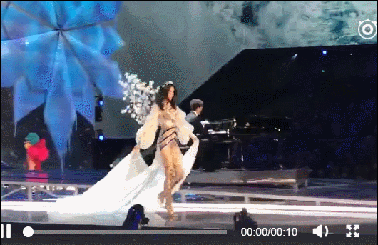 奚梦瑶摔倒没什么，“上海这场是有史以来最出色的维密秀”