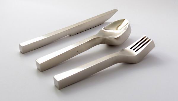 这些奇怪的设计，让你重温小时候有过的无力和挫败感