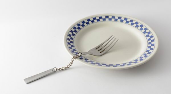 这些奇怪的设计，让你重温小时候有过的无力和挫败感