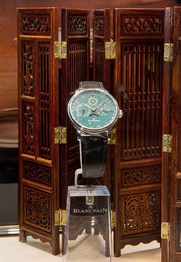 点亮沉闷冬季，你的手腕上需要一抹蓝和绿