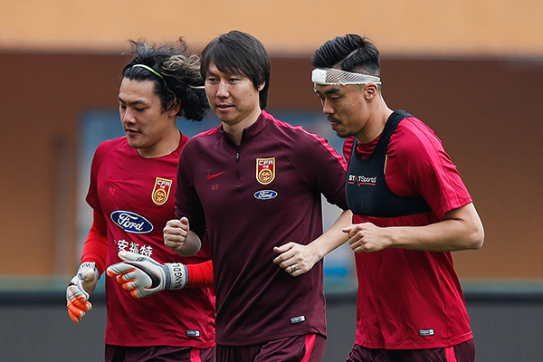 中超最佳教练6年不见土帅，人民日报：本土教练培养别断档了