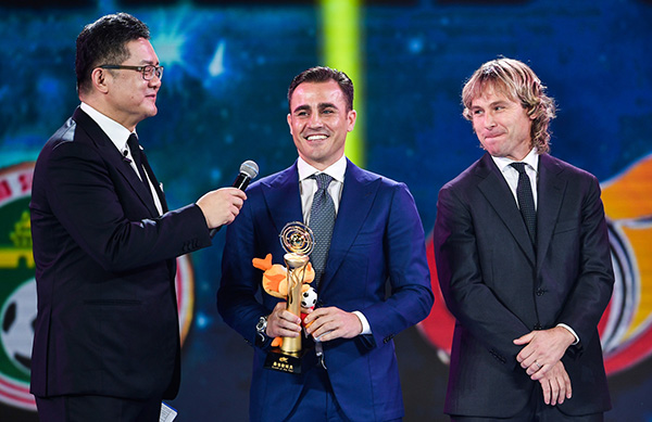 中超最佳教练6年不见土帅，人民日报：本土教练培养别断档了