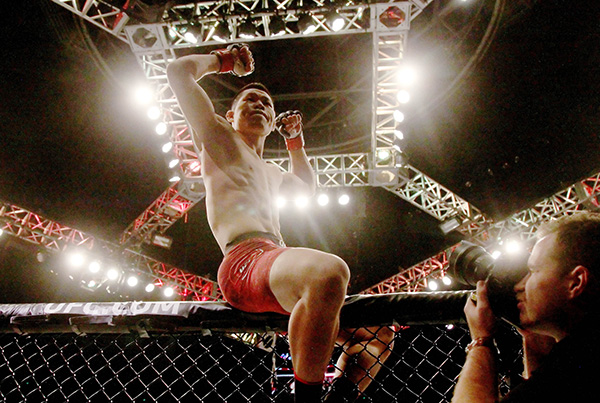 UFC中国赛为何叫好又叫座：观众还是爱看“自家人”打拳