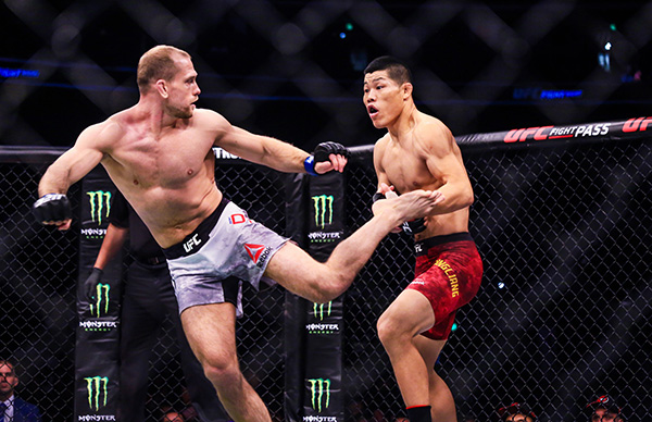 UFC中国赛为何叫好又叫座：观众还是爱看“自家人”打拳