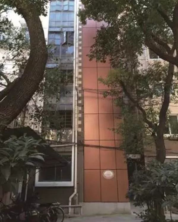 老旧小区加装电梯为啥这么难？好效果需要居民自治和参与