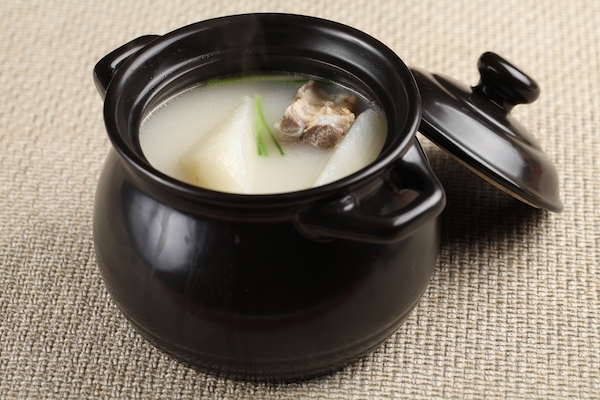 冬季喝汤能大补？煲汤越久越有营养？