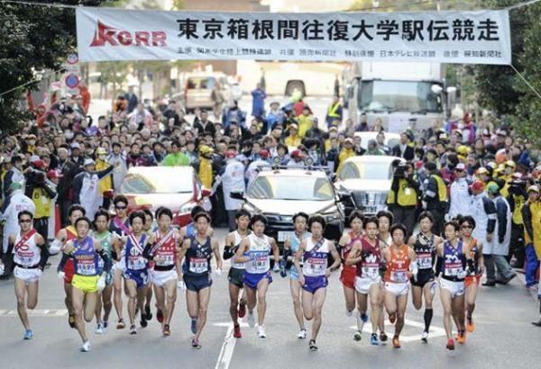 中国高校复制日本“箱根驿传”，这比强制跑马拉松有效多了