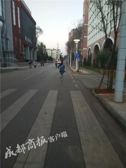 又一大学推“跑步APP治懒”：代跑应运而生，有人骑车打卡