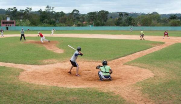 古巴街头满是踢球少年，但这份“足球热”会被特朗普浇灭吗
