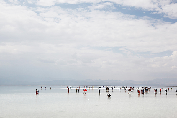一个工业盐湖何以成为热门景区？青海茶卡盐湖旅游井喷背后