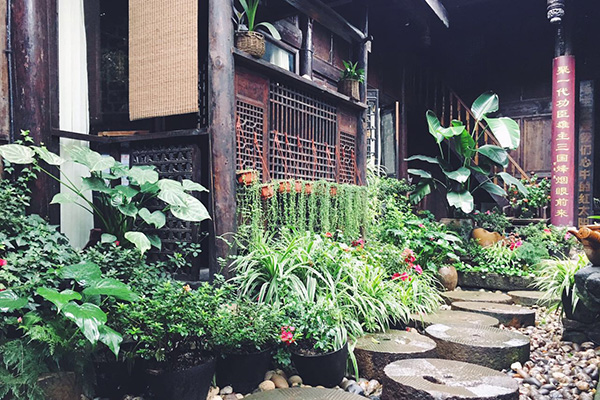 重走古蜀道，寻觅散落于民间的秦汉往事