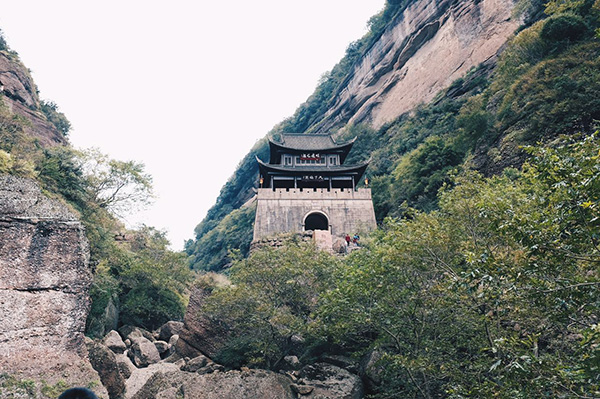 重走古蜀道，寻觅散落于民间的秦汉往事