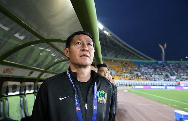 吴金贵足协杯夺冠引领土帅回暖，他们过去当惯“背锅侠”了