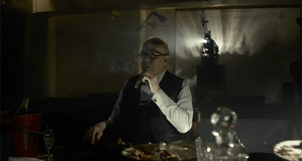 《至暗时刻》：丘吉尔的至暗，奥德曼的高光