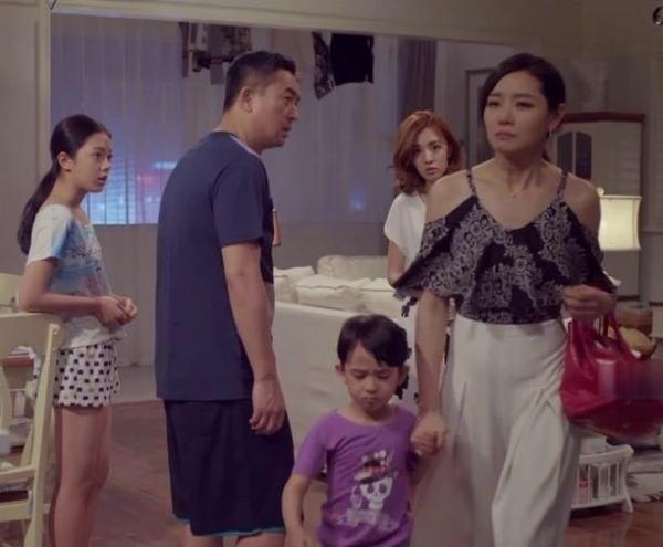 看《我的！体育老师》，谈如何跟不同年龄的孩子说离婚这件事