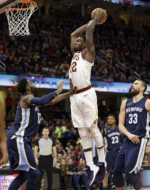 这支NBA总裁口中的“小球市模板”，怎么突然成了反面教材