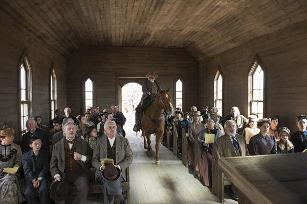 美剧《无神》：西部片里不再只有赏金和淘金